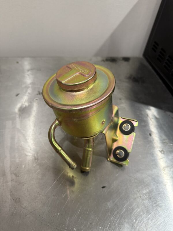 1984 1985 1986 1987 1988 Toyota Pickup Truck & 4Runner Power Steering Reservoir - Image 5